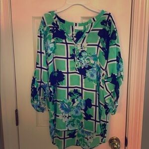 New York & Company stretch top in mint condition​